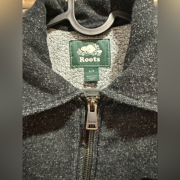 Roots Unisex Black Sweater - Picture 5 of 5